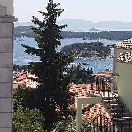 Apartmani Vini Hvar Town Esterno foto