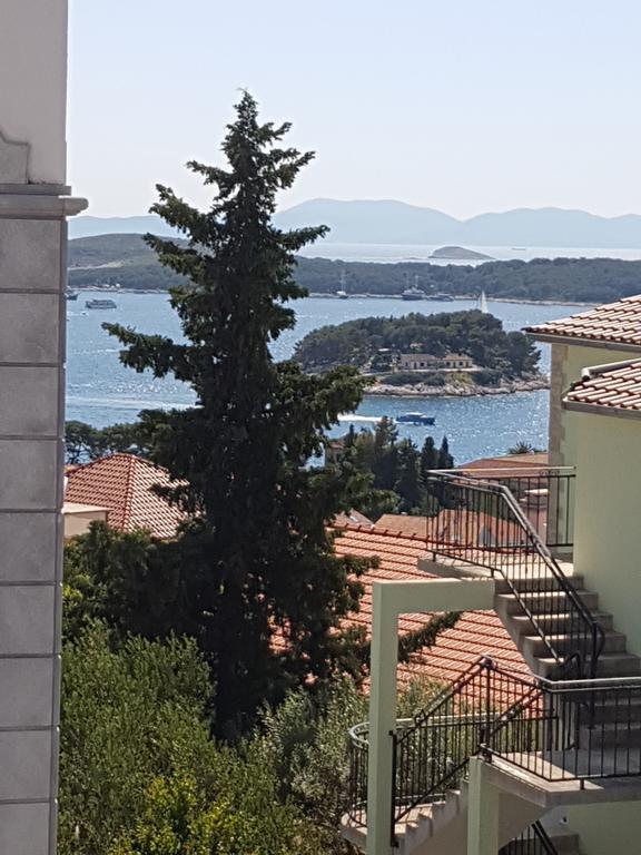 Apartmani Vini Hvar Town Esterno foto