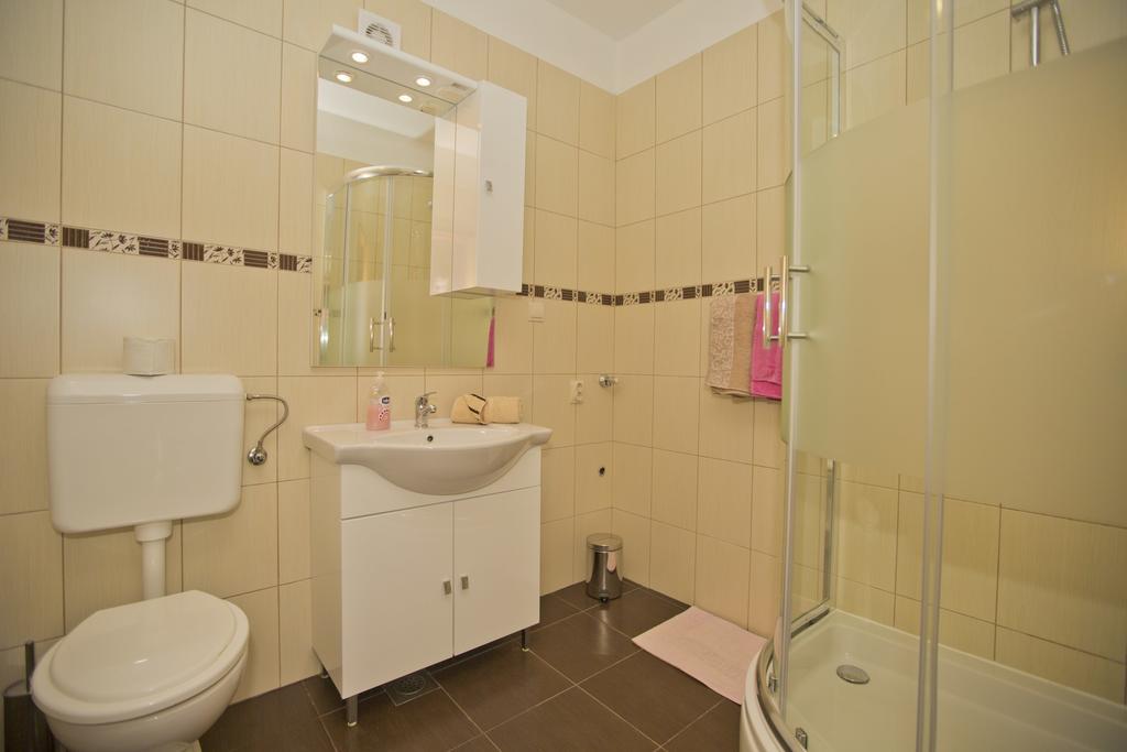 Apartmani Vini Hvar Town Esterno foto