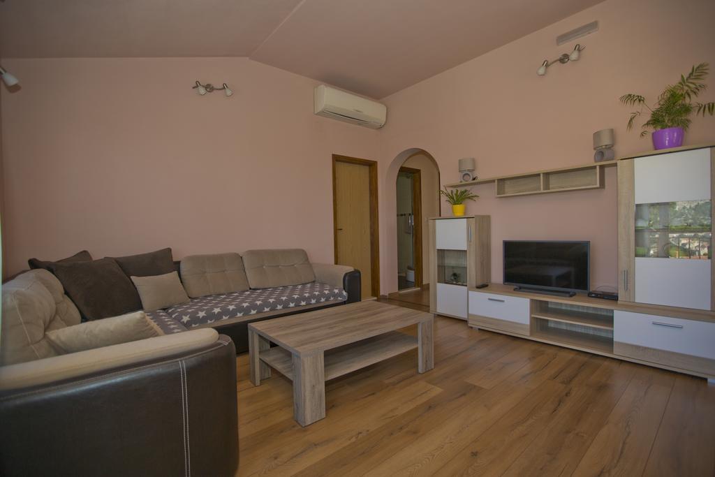 Apartmani Vini Hvar Town Esterno foto